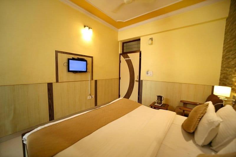 Hotel Golden Heritage Deluxe Jaipur Buitenkant foto