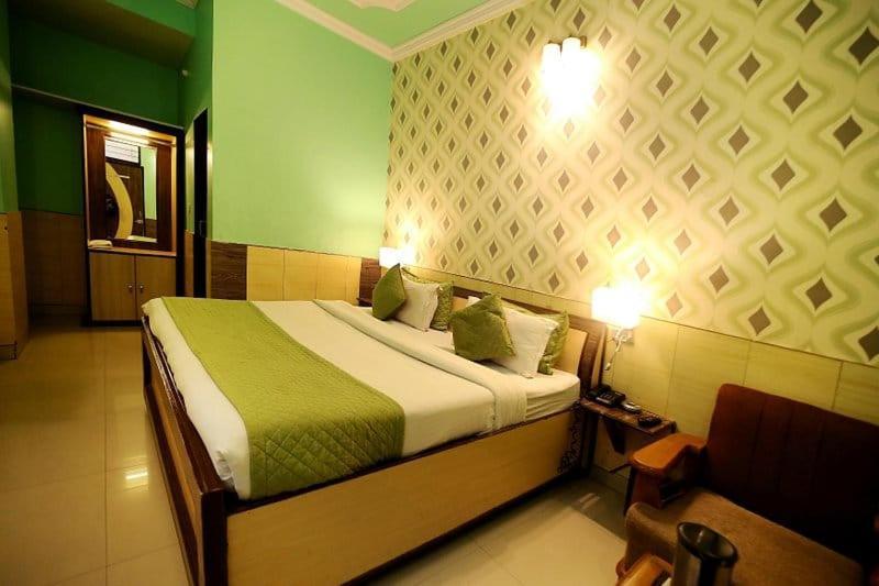 Hotel Golden Heritage Deluxe Jaipur Buitenkant foto