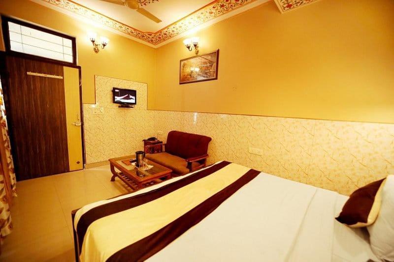 Hotel Golden Heritage Deluxe Jaipur Buitenkant foto