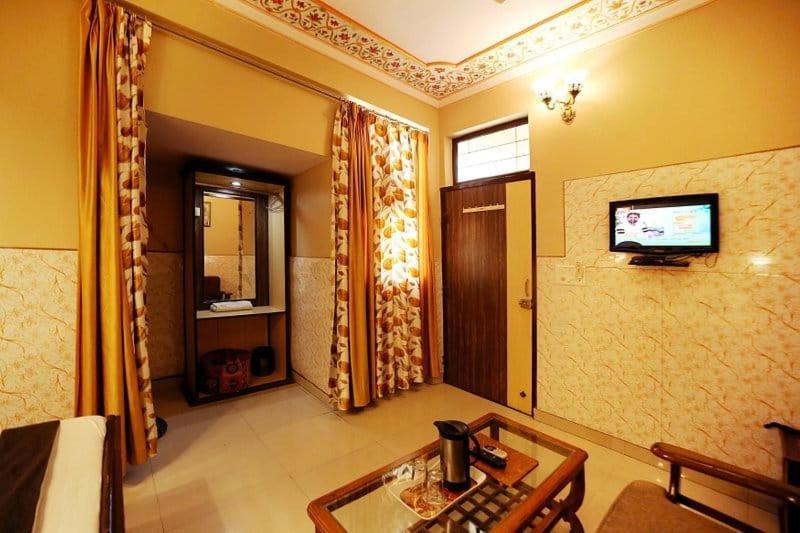 Hotel Golden Heritage Deluxe Jaipur Buitenkant foto