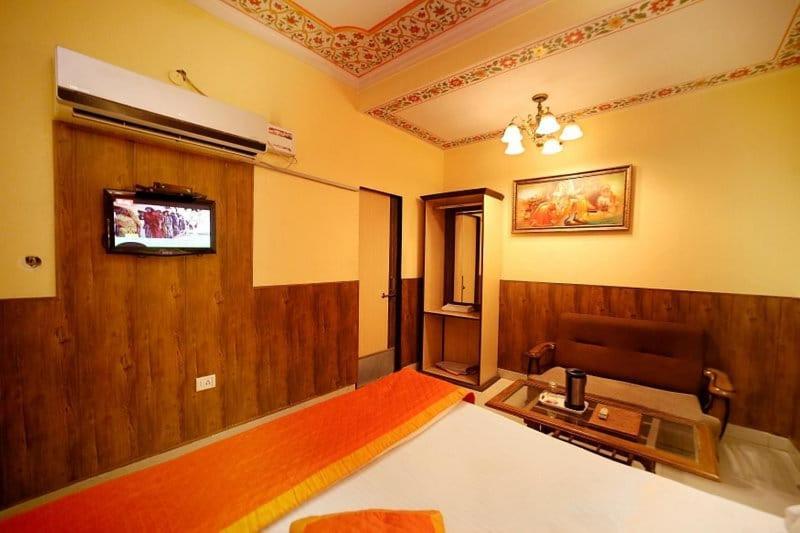 Hotel Golden Heritage Deluxe Jaipur Buitenkant foto